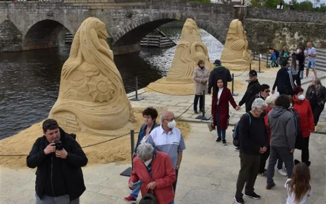 V Písku se opět otevřela galerie pod širým nebem. Umělci vytvořili pět soch