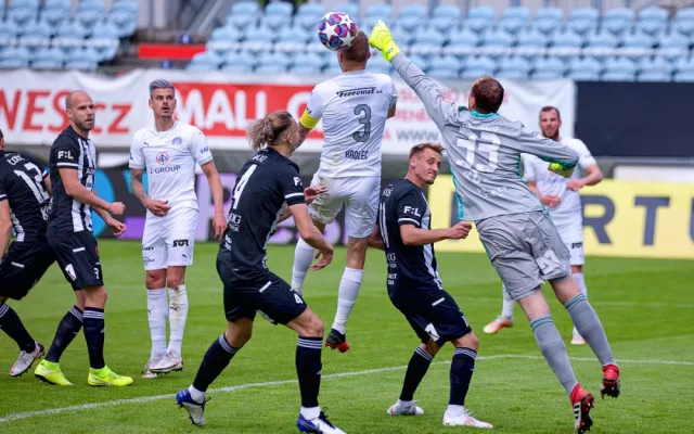 Naposledy v první lize včera nastoupil za fotbalisty Českých Budějovic brankář Jaroslav Drobný.