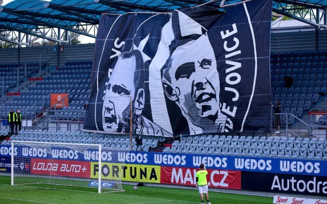 Naposledy v první lize včera nastoupil za fotbalisty Českých Budějovic brankář Jaroslav Drobný.