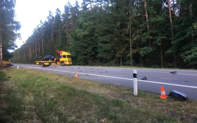 Na Jindřichohradecku se srazila dvě auta. Zraněno je několik osob