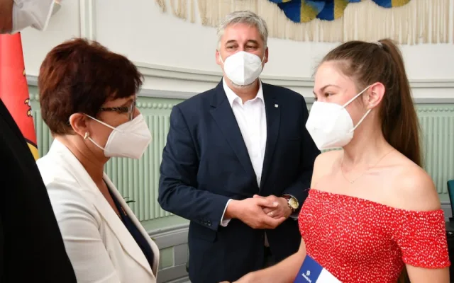 Studenty z budějcké zdrávky ocenili za dobrovolnickou činnost v době pandemie