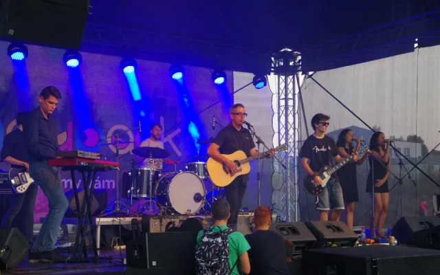 Charitativní festival Houpačka pomůže letos již osmým rokem