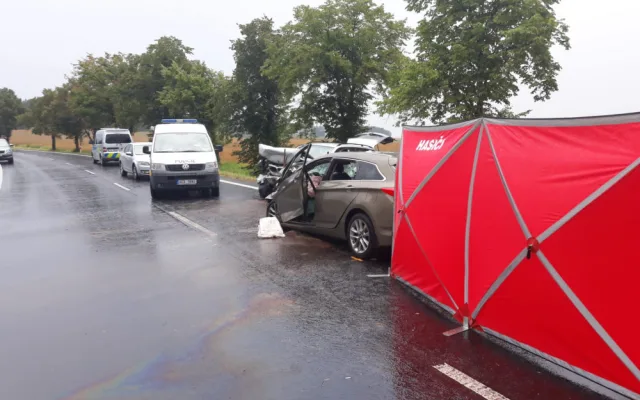 Na Písecku došlo k další tragické nehodě. Jeden člověk zemřel, další jsou ve vážném stavu