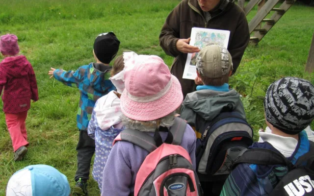O lese je nejlepší učit v lese. Lesní pedagogika přibližuje děti k přírodě, říká Martina Skřivanová