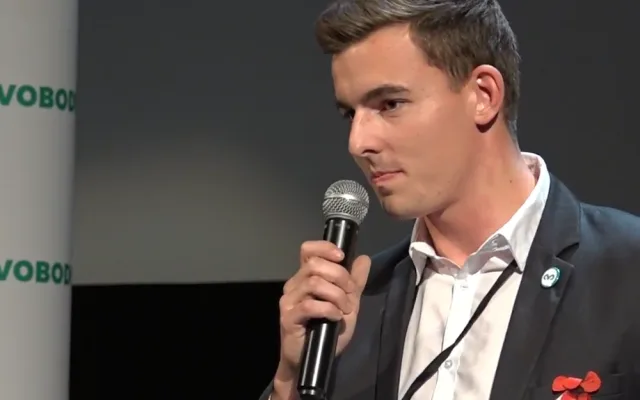 Mladí, chytří a zapálení se do politiky nehrnou. Právník Libor Vondráček je výjimka