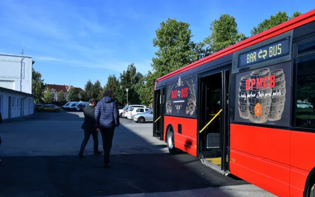 BarBus rozhýbe pivní festival. Projížďky s pivním osvěžením nabídne i pro soukromé akce