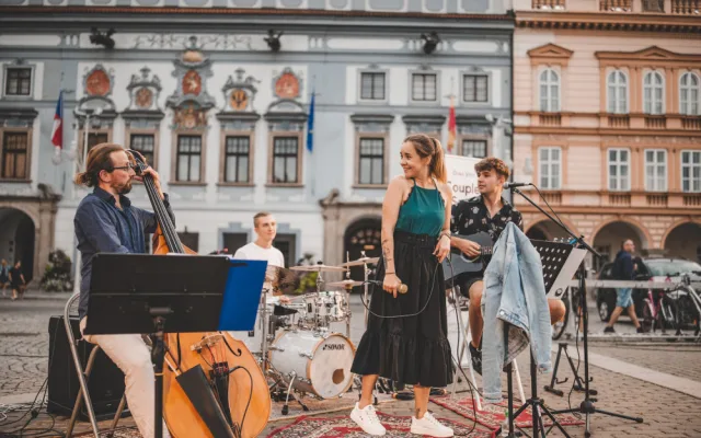 Jsme tak trochu pankáči. Hrajeme klasické evergreeny, neodpustíme si ale Duu Lipu nebo Billie Eilish, říká Magda Smolková z Couple of Sounds