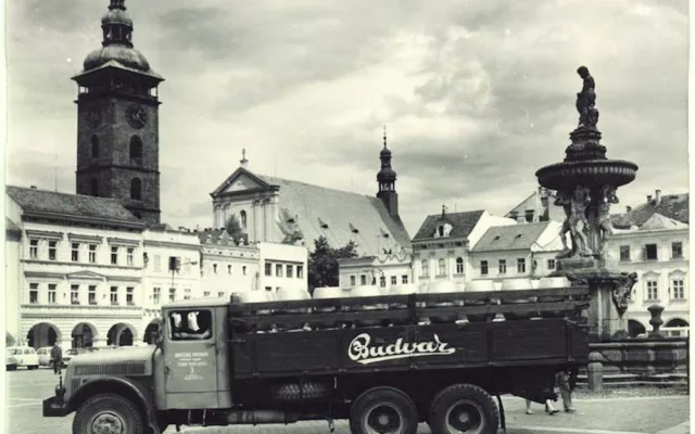 Budějovický Budvar vaří pivo už 126 let. Začátky provázely dramatické spory
