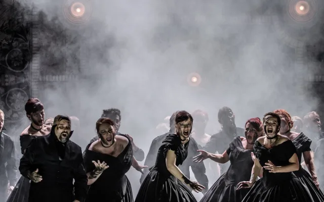 Opera Mefistofeles. Foto: Martina Root