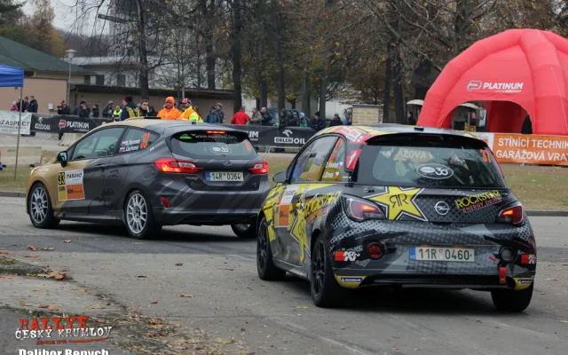 Krumlovská rally odstartovala zkouškou na budějckém výstavišti. Vedení se ujal Pech