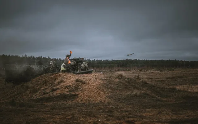 Střelba z protiletadlového raketového kompletu RBS-70.