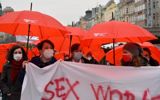 V pátek 17. prosince se v 14.30 hodin pracovnice a podporovatelé ROZKOŠE bez RIZIKA vydají na tradiční pěší průvod Prahou za ukončení násilí na ženách a mužích pracujících v sexbyznysu.