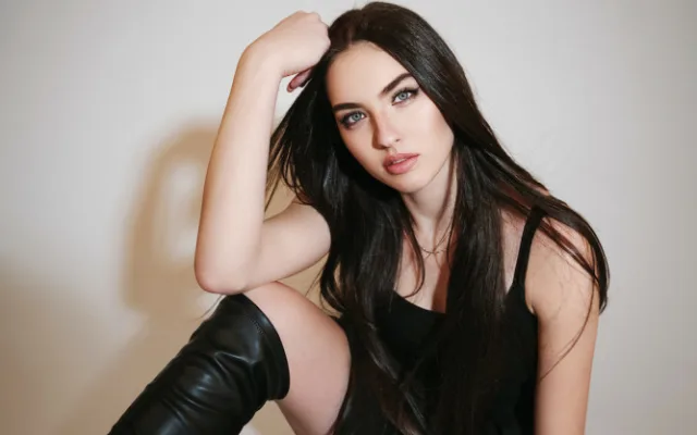 Každý rok jsem v televizi sledovala soutěže krásy a doufala, že tam jednou budu také stát, říká Aneta Papoušková