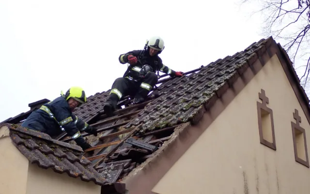 Požár zničil rodinný dům na Táborsku, vznikla škoda dva miliony korun