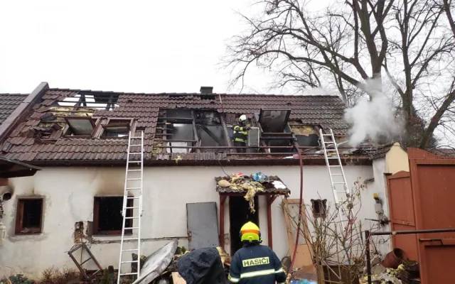 Požár zničil rodinný dům na Táborsku, vznikla škoda dva miliony korun