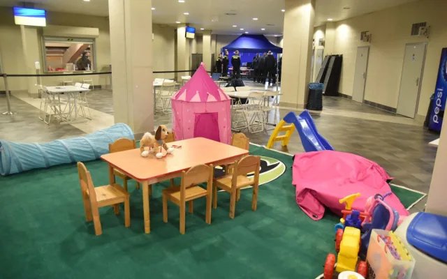 Asistenční centrum na letišti během dneška využily dvě stovky Ukrajinců