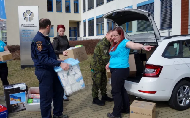 Zdravotnická materiální pomoc shromážděná ve sbírce pořádané ZSF JU už míří na Ukrajinu