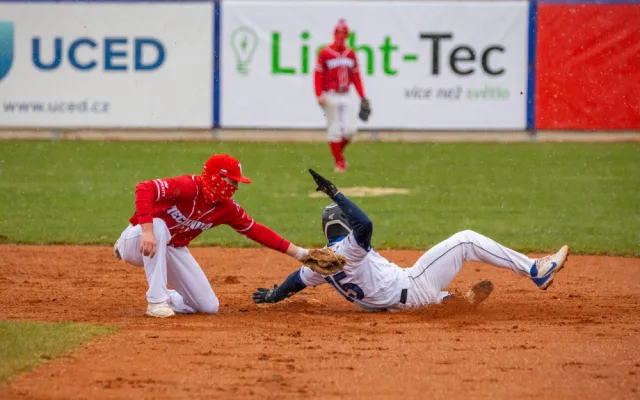 Sokol Hluboká vletěl do baseballové Extraligy a za sněžení porazil doma Techniku Brno