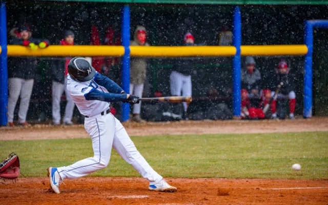 Sokol Hluboká vletěl do baseballové Extraligy a za sněžení porazil doma Techniku Brno
