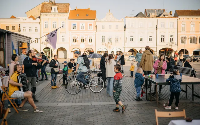 Kul.turistická kancelář objíždí budějovické čtvrti