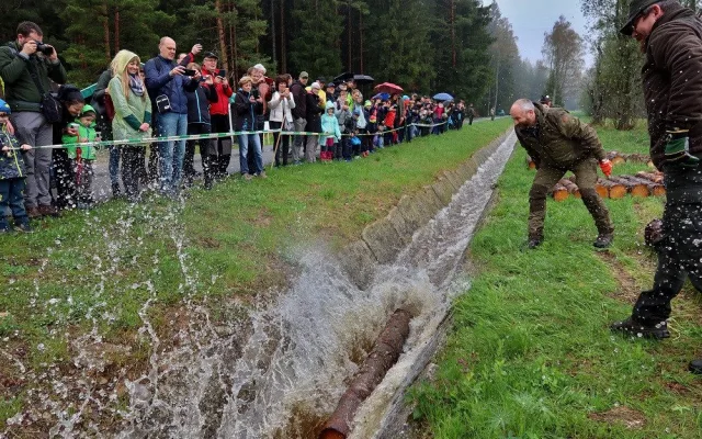 Želnavským smykem se po více než 60 letech plavilo dříví. Rekonstrukce trvala tři roky