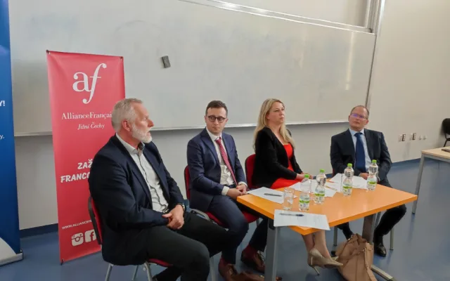Možné směry evropské spolupráce přiblížila na Filozofické fakultě moderovaná diskuze s odborníky