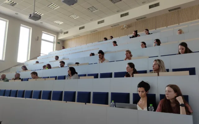 Možné směry evropské spolupráce přiblížila na Filozofické fakultě moderovaná diskuze s odborníky