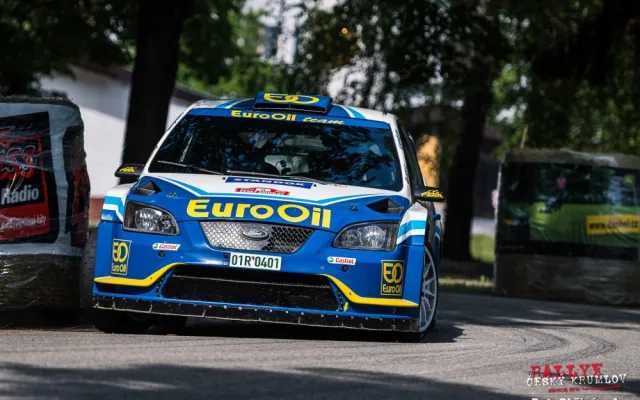 Poslední kilometry Rallye Český Krumlov rozhodly. Kopecký poráží Pecha o tři sekundy.