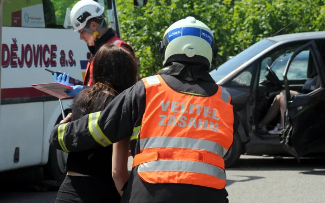 Jihočeští záchranáři, hasiči i policisté společně cvičili zásah u hromadné nehody