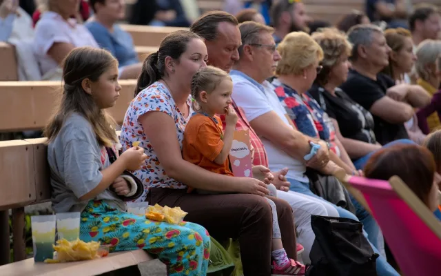 Háječek nabídne žhavé zahájení s Hříšňákem a Pánským klubem