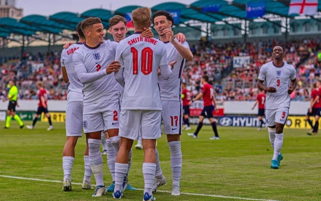Fotbalová jednadvacítka podlehla Anglii 1:2 a vzdálil se jí přímý postup na mistrovství Evropy