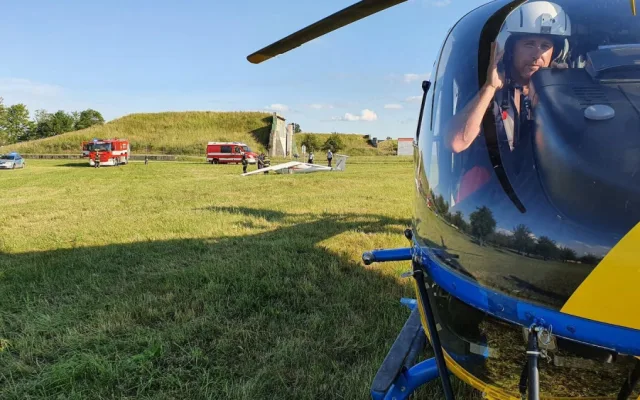 Na budějckém letišti spadl větroň. Pilota převezli ve velmi vážném stavu do nemocnice