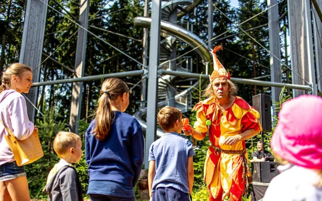 Stezka korunami stromů Lipno slaví první kulatiny. Oslavte je společně s ní i Monikou Absolonovou