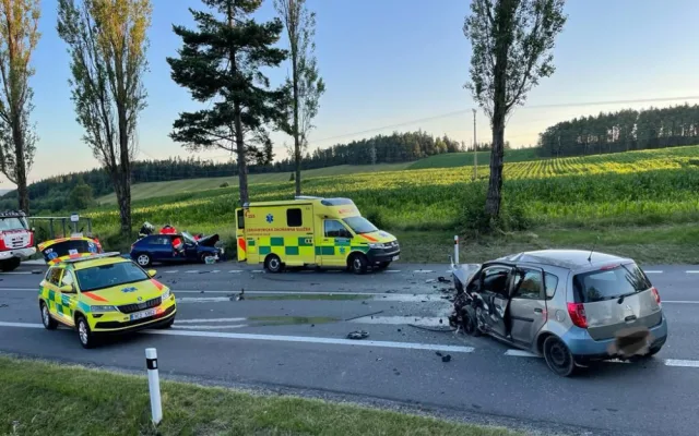 Tragická nehoda uzavřela silnici mezi Vimperkem a Prachaticemi