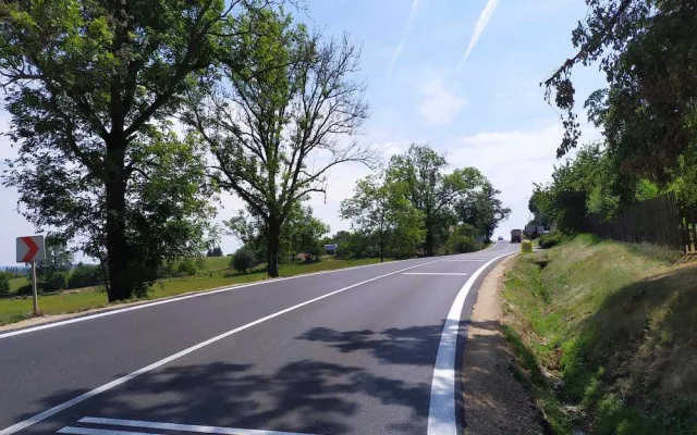 Oprava silnice mezi Lidmovicemi a Skočicemi je téměř hotová. Práce vyšly na více než 21 milionů korun
