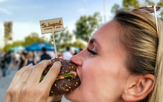Burger Street Festival veze do Budějc více než tunu hovězího