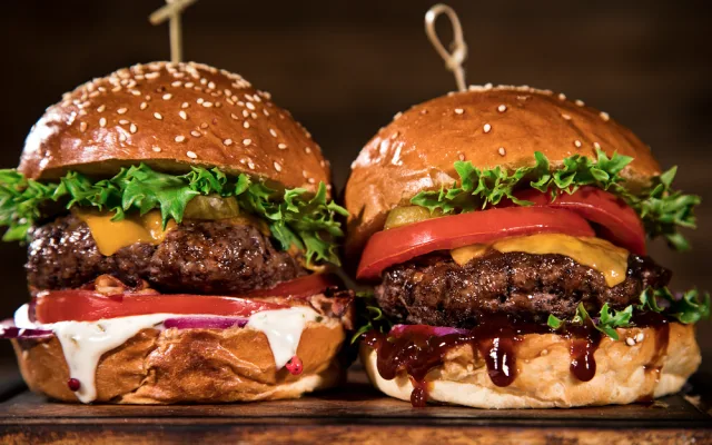 Burger Street Festival veze do Budějc více než tunu hovězího