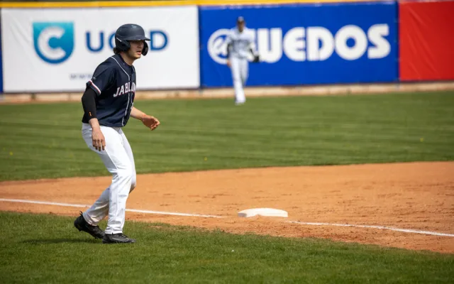 Sokol Hluboká má jistotu Extraligy i pro příští sezonu, po sérii v Jablonci dál vede tabulku Nadstavby