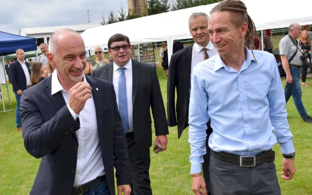 Do finále jdeme s hrdostí, řekl při předávání ocenění Vesnice roku starosta vítězné obce