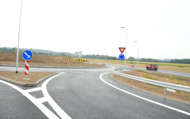 Koleje na Lidické se vrátí na své místo. Práce uzavřou část silnice pod Včelnou