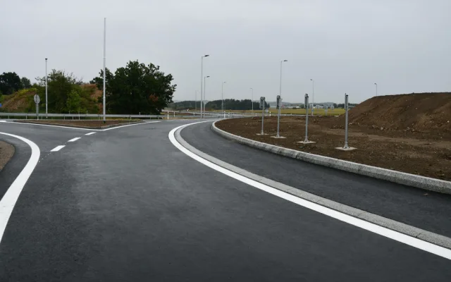 Koleje na Lidické se vrátí na své místo. Práce uzavřou část silnice pod Včelnou