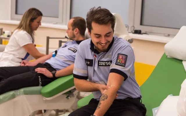Policejní nováčci darovali krev