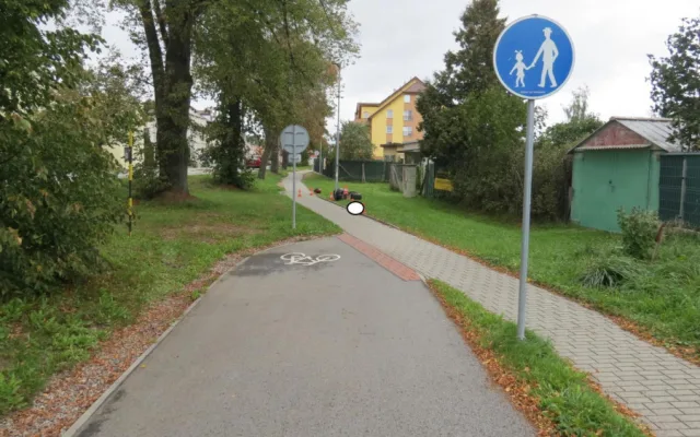 Opilý muž narazil na skútru do veřejného osvětlení. Měl zákaz řízení