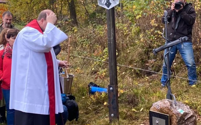 Křížku pak požehnal farář Jan Kulhánek.