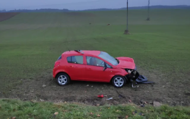 Vážná nehoda uzavřela silnici na trase Strakonice - Vodňany. Jeden člověk zemřel