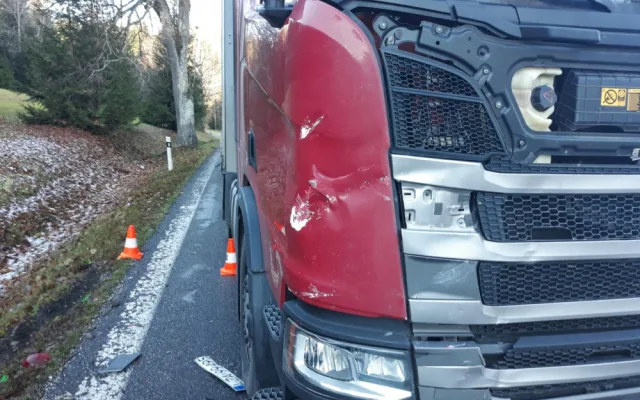Řidič osobního auta nepřežil nehodu na Prachaticku