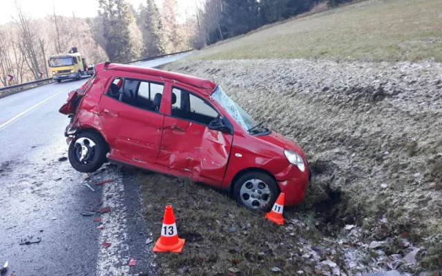 Řidič osobního auta nepřežil nehodu na Prachaticku