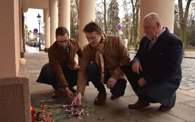 Na 17. listopadu přišli zavzpomínat zástupci města v Písku.