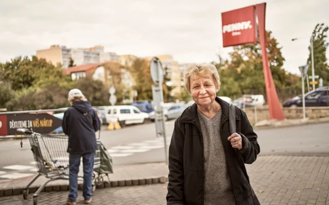 Čučení na seriály by mne zabilo, miluji být mezi lidmi, říká Věra Liscová z PENNY