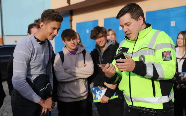 Jihočeská policie přivítala na „Dnech otevřených dveří“ tři českobudějovická gymnázia